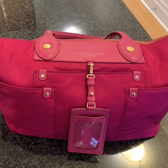 Gorgeous Marc Jacobs raspberry tote - Picture 3 of 9